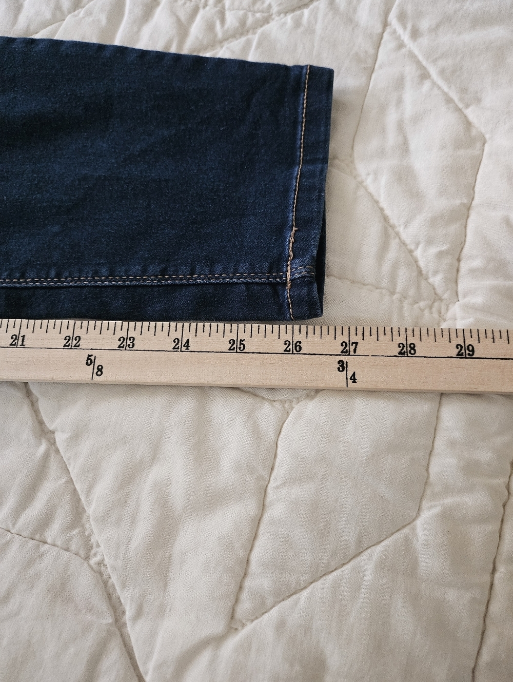 Curve Appeal -  High Rise Jeans w/ Comfort Waistband - Picture 5 of 7